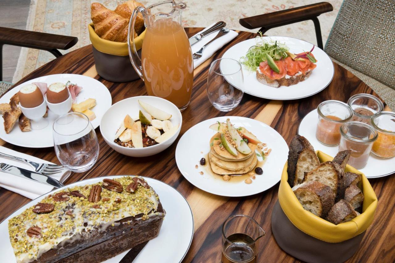 Maison Bréguet París Exterior foto A selection of dishes at the restaurant